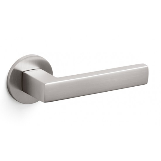 Olivari Planet Low Door Handle on a Round Rose 