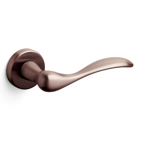 Olivari Siena Door Handle on a Round Rose 