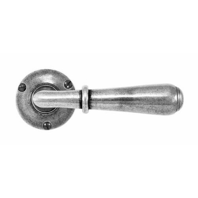 Finesse Design Fenwick Range Latch Door Handle on a Rose in Pewter