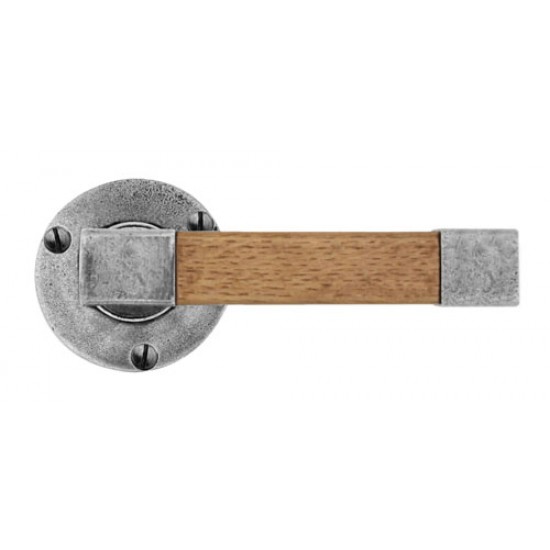 Finesse Design Eden Range Door Handle on a Rose in Pewter